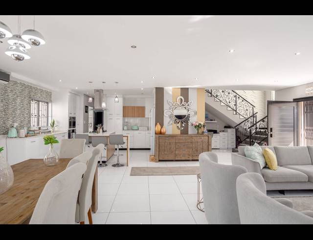4 BEDROOM DUPLEX FOR SALE IN BEVERLEY HILLS